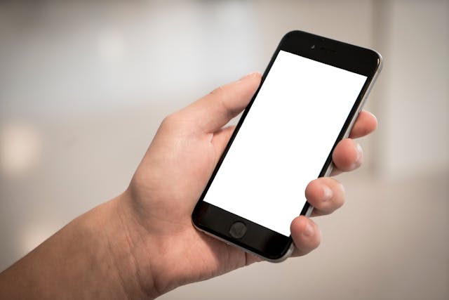 hand-holding-phone